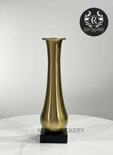GOLDEN BLACK METAL VASE
