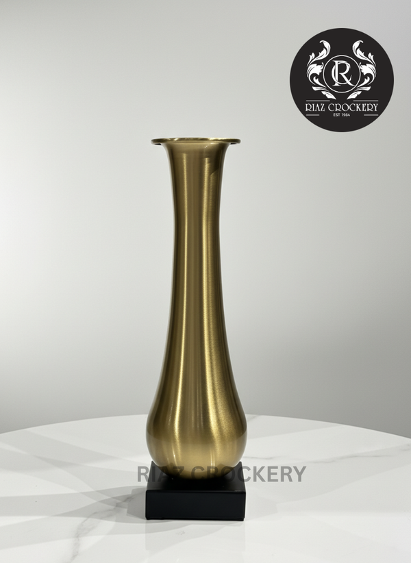 GOLDEN BLACK METAL VASE