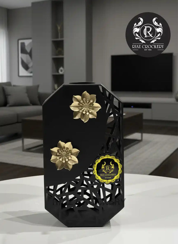 GOLDEN BLACK METAL VASE