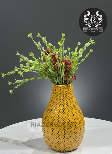 CERAMIC FLOWER VASE