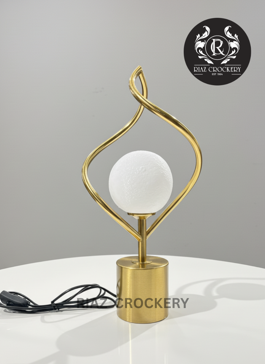 GOLDEN TABLE LAMP