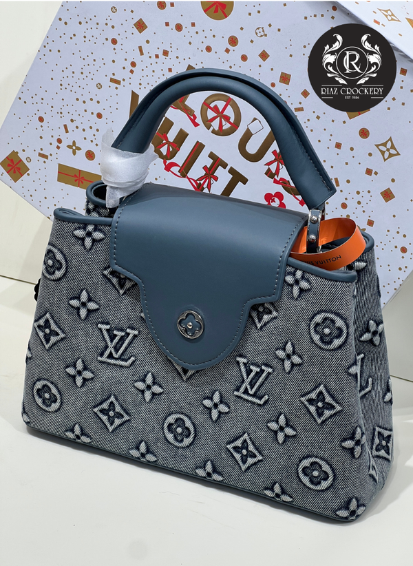 LV HAND PURSE