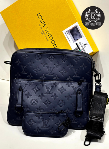 LV HAND PURSE