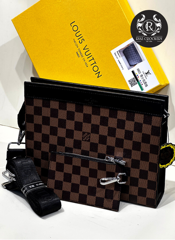 LV HAND PURSE