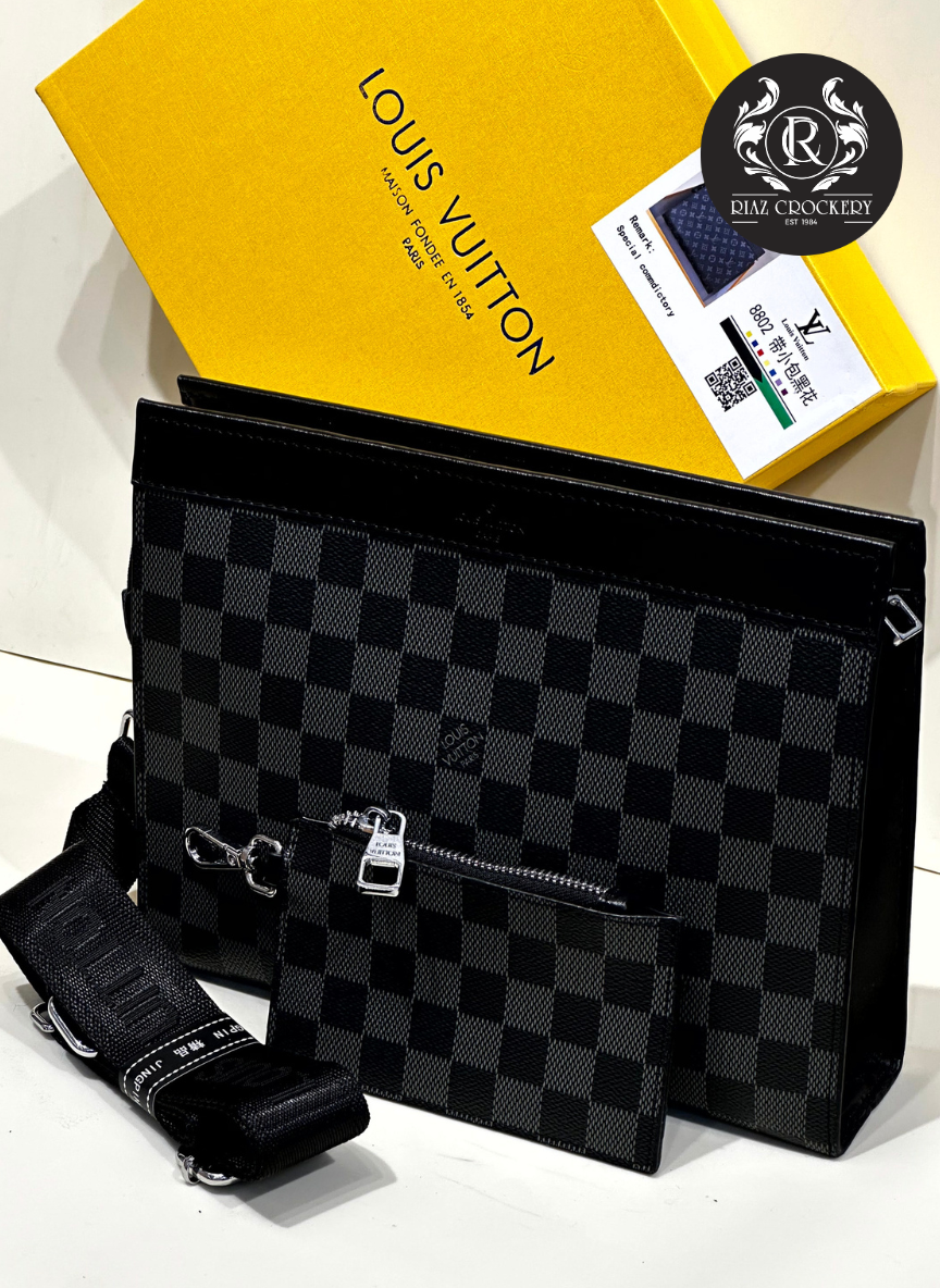 LV HAND PURSE