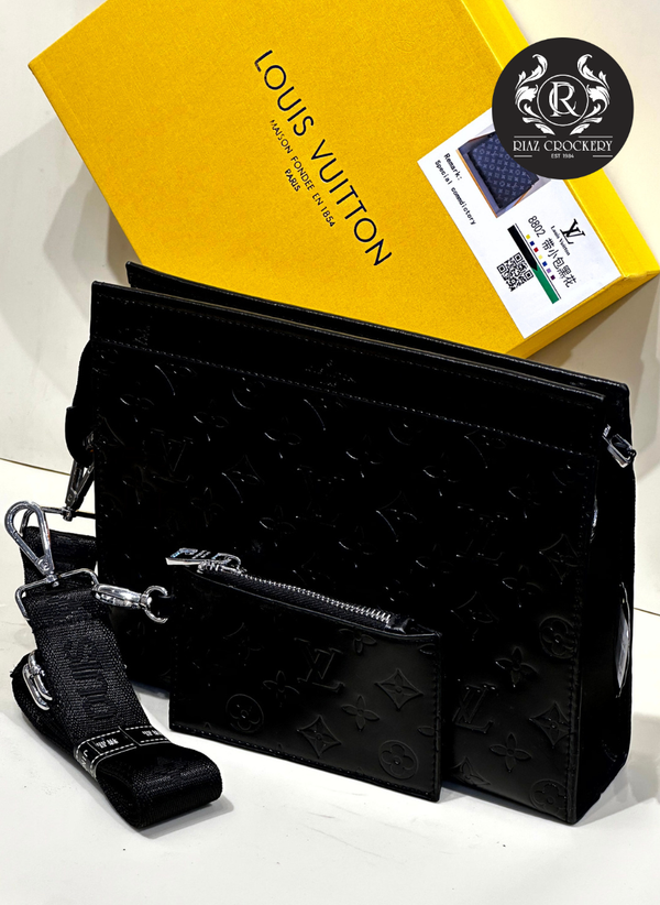 LV HAND PURSE