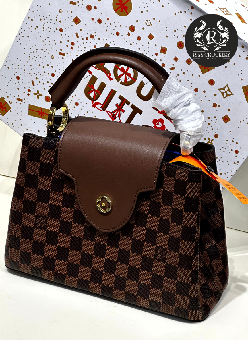 LV HAND PURSE