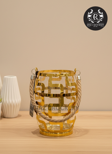 GOLDEN METAL CANDLE HOLDER