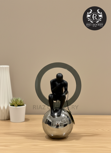 KC CRYSTAL BLACK STATUE