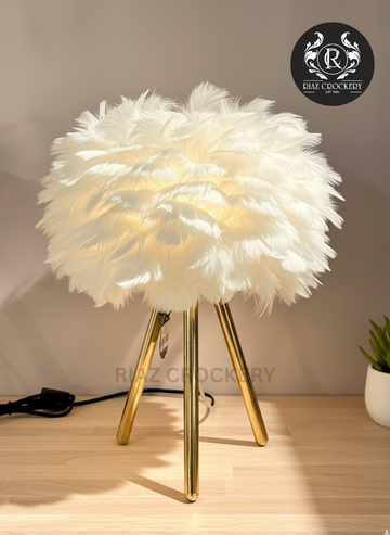 TRIPOD GOLDEN PAR TABLE LAMP