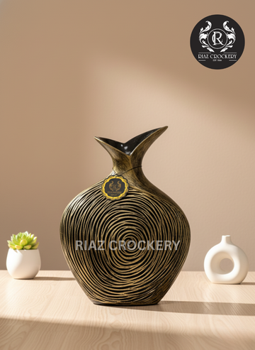 RISIN GOLDEN VASE